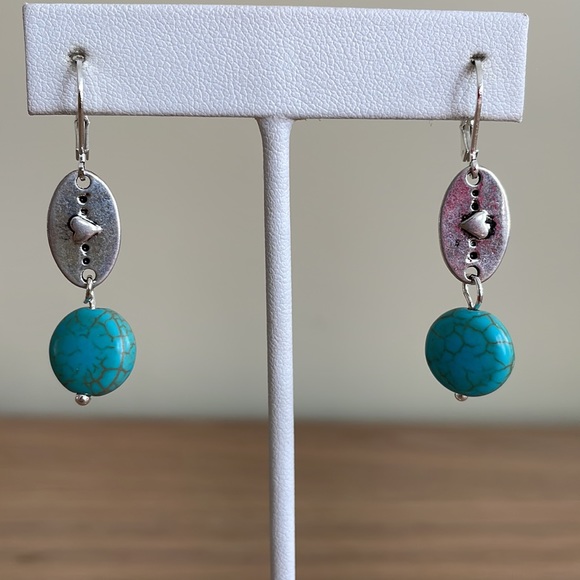 HAND CRAFTED EARRINGS Turquoise Howlite Silver Plated Heart Charm - Picture 4 of 11